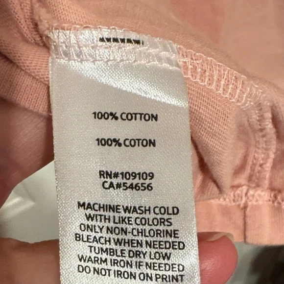 Life Is Good Women’s Blush Pink Tee with Beach Scene size small - Picture 6 of 8